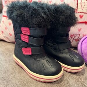Girls snow boots Size 10